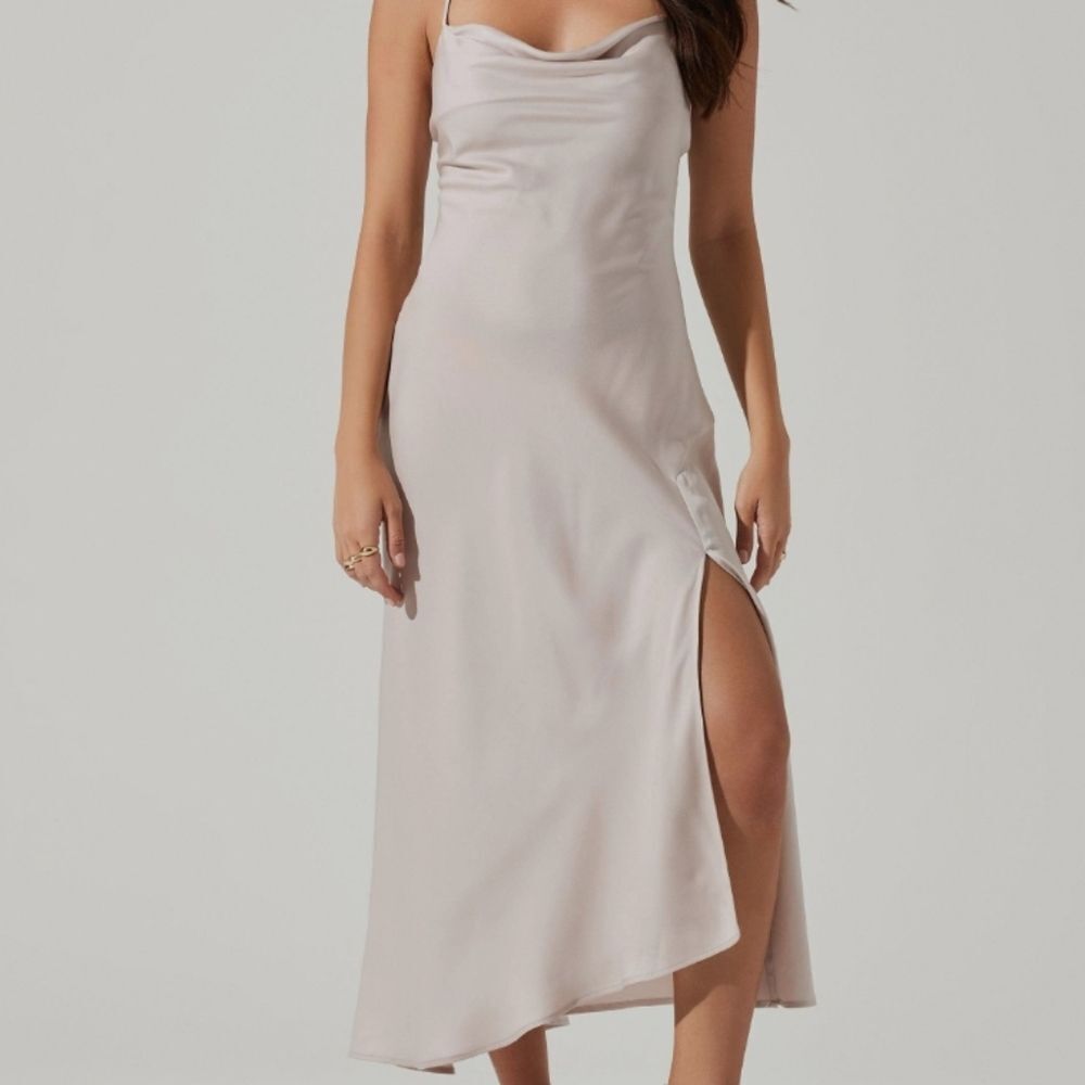 ASTR‎ GAIA MIDI DRESS | SIZE S